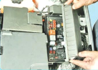 Розташування агрегату під капотом astra jay