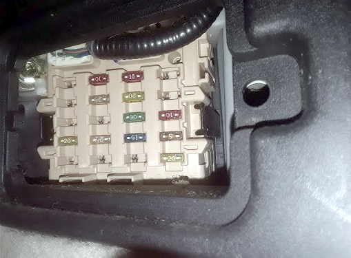 Фото блоку запобіжників