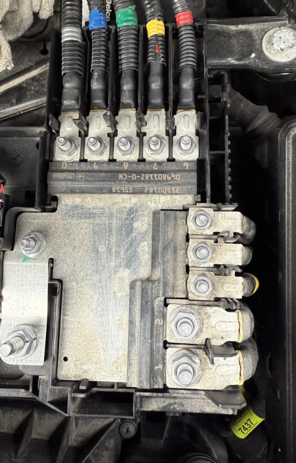 Блок запобіжників живлення