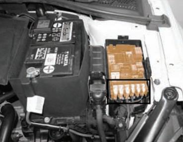 Розташування блоку під капотом Golf 7