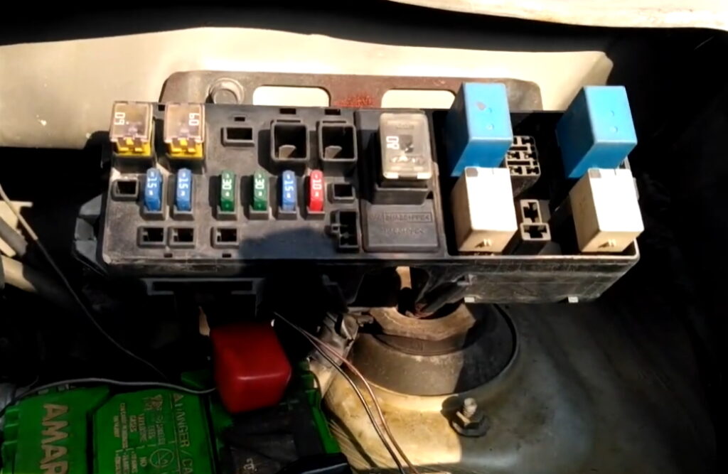 Фото блоку запобіжників дзен