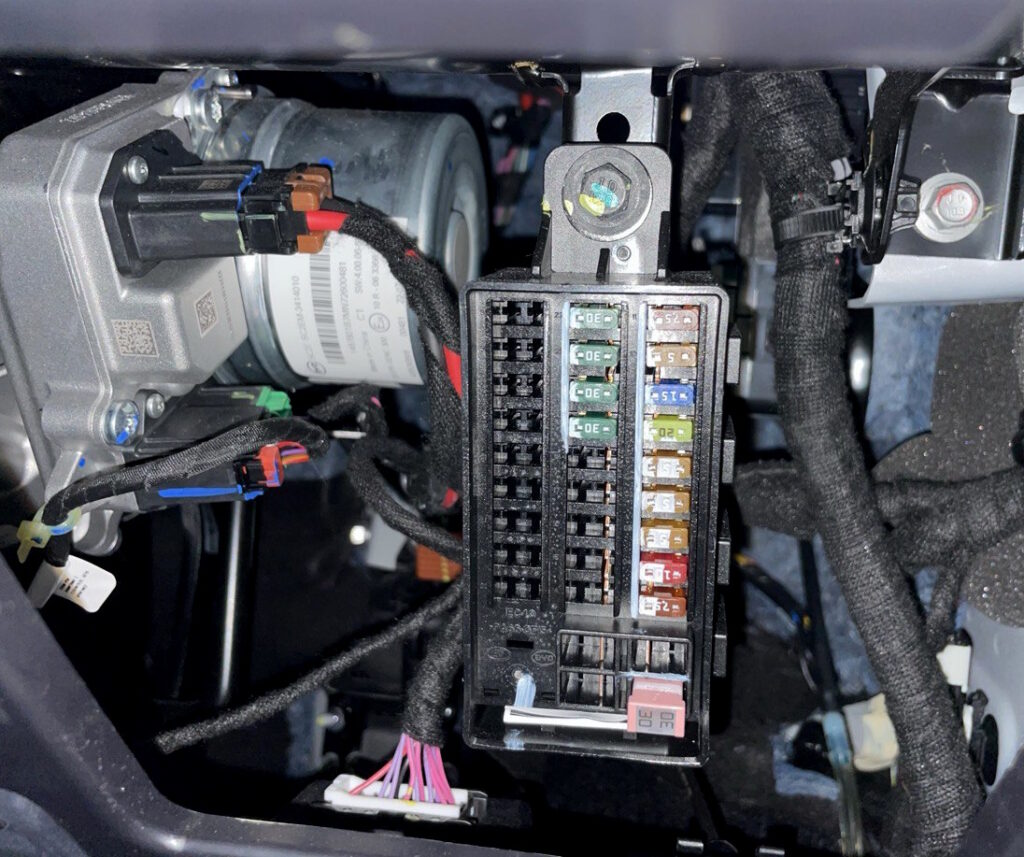 Photo fuse box in salon
